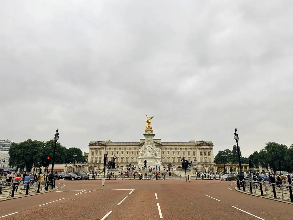 The mall in London leading to Buckingham Palace in a London travel guide. 