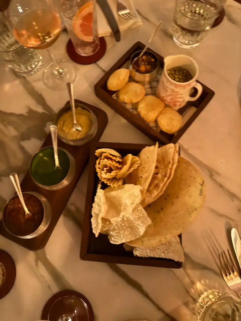 A review of the starters at Gymkhana in London including Gol Guppas and wine.