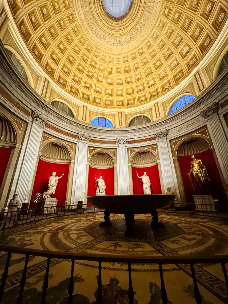 The Rotunda with a large tub standing in the middle. 