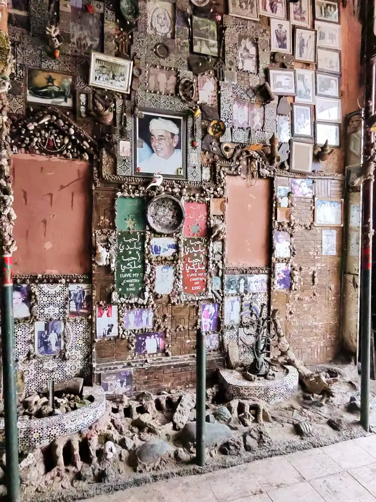 A shrine dedicated to the king, something I learned visiting morocco. 