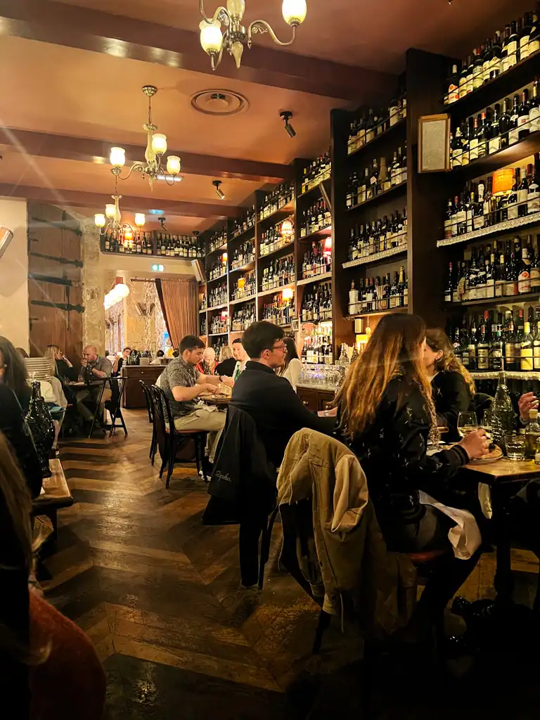 the wine wall and restaurant in Carmelo in Lyon.